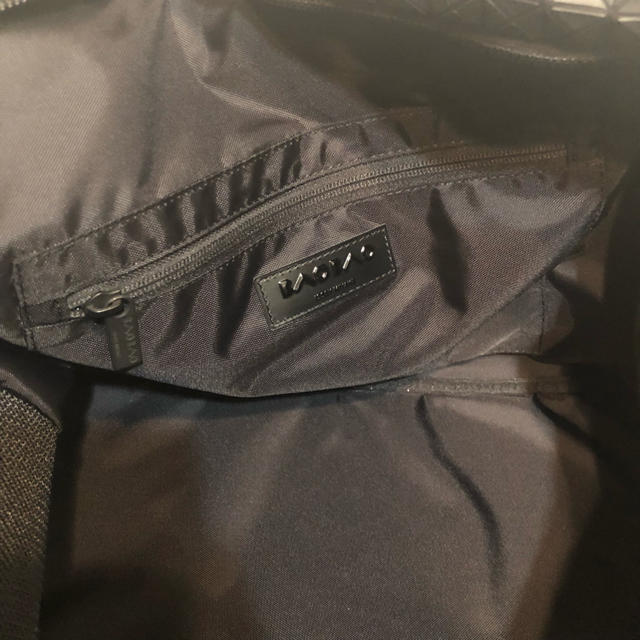 ISSEY MIYAKE(イッセイミヤケ)のりんもく様専用 ブラック  イッセイミヤケ トートバッグ  肩掛け BAOBAO メンズのバッグ(トートバッグ)の商品写真