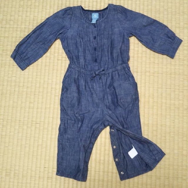 babyGAP(ベビーギャップ)のデニムロンパース キッズ/ベビー/マタニティのベビー服(~85cm)(ロンパース)の商品写真