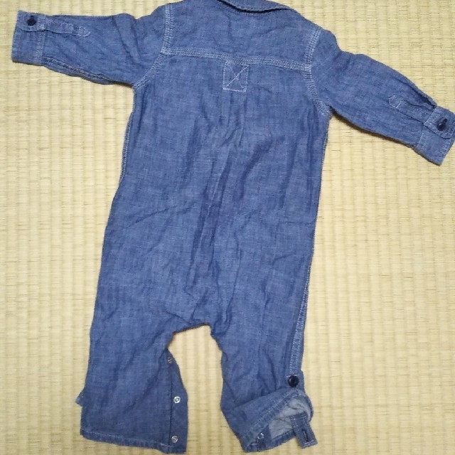 babyGAP(ベビーギャップ)のデニムロンパース キッズ/ベビー/マタニティのベビー服(~85cm)(ロンパース)の商品写真