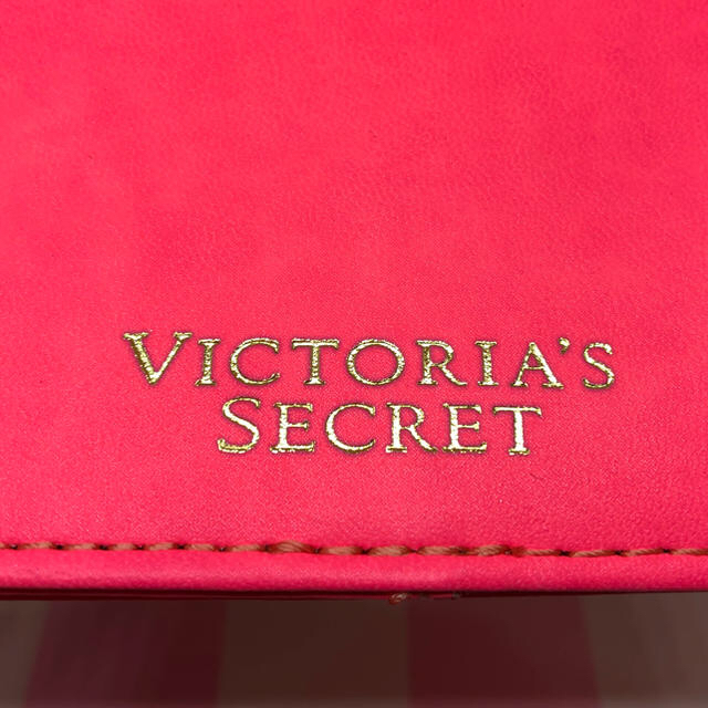 Victoria's Secret(ヴィクトリアズシークレット)のヴィクトリアシークレット パスケース 新品 レディースのファッション小物(パスケース/IDカードホルダー)の商品写真