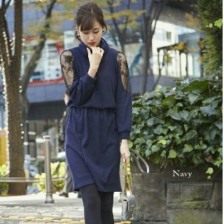 トッコ(tocco)のtocco closet☆袖レース付ニットワンピ(ネイビー)(ミニワンピース)