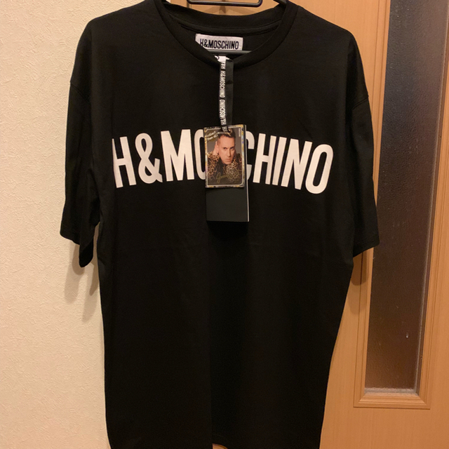 MOSCHINO(モスキーノ)のH&M MOSCHINOコラボ ロゴプリントTシャツ Sサイズ モスキーノ メンズのトップス(Tシャツ/カットソー(半袖/袖なし))の商品写真