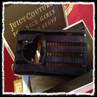 ジューシークチュール(Juicy Couture)の🇬🇧で購入しましたJ.Couture(財布)