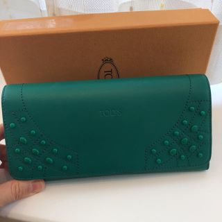 トッズ(TOD'S)のトッズの長財布(財布)