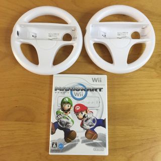 ウィー(Wii)の☆大人気☆ wii マリオカート ソフト と ハンドル×２個 セット(家庭用ゲームソフト)