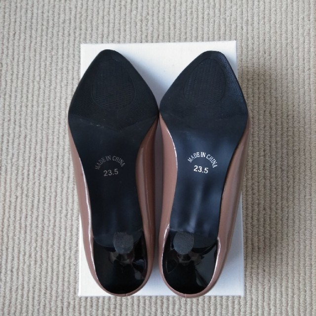 パンプス　23.5cm　ベージュ レディースの靴/シューズ(ハイヒール/パンプス)の商品写真