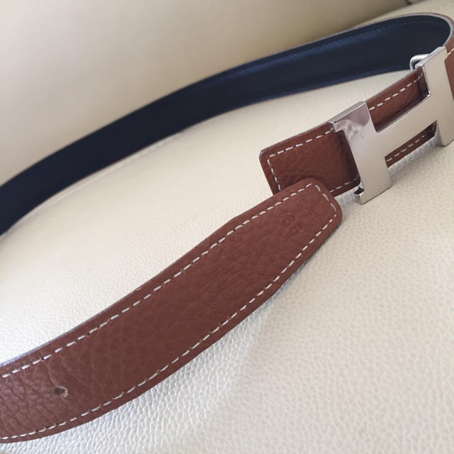 Hermes(エルメス)の美品 エルメスリバーシブルベルト シルバー金具付 レディースのファッション小物(ベルト)の商品写真