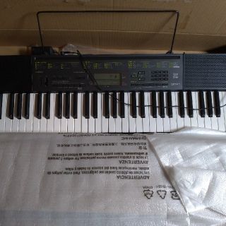 カシオ(CASIO)のカシオ　キーボード　ピアノ(キーボード/シンセサイザー)