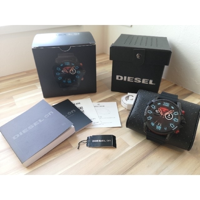 Diesel On Full Guard 2.5 DT2010 スマートウォッチ 1