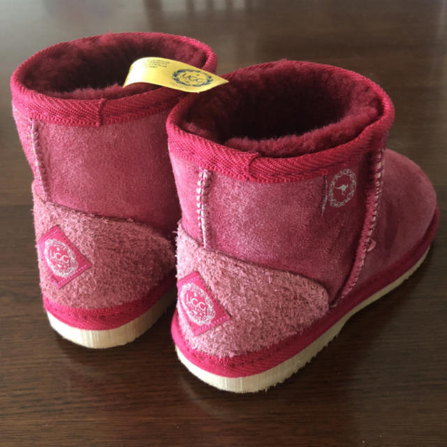 UGG(アグ)のUGG ブーツ 15〜17㎝ キッズ/ベビー/マタニティのキッズ靴/シューズ(15cm~)(ブーツ)の商品写真