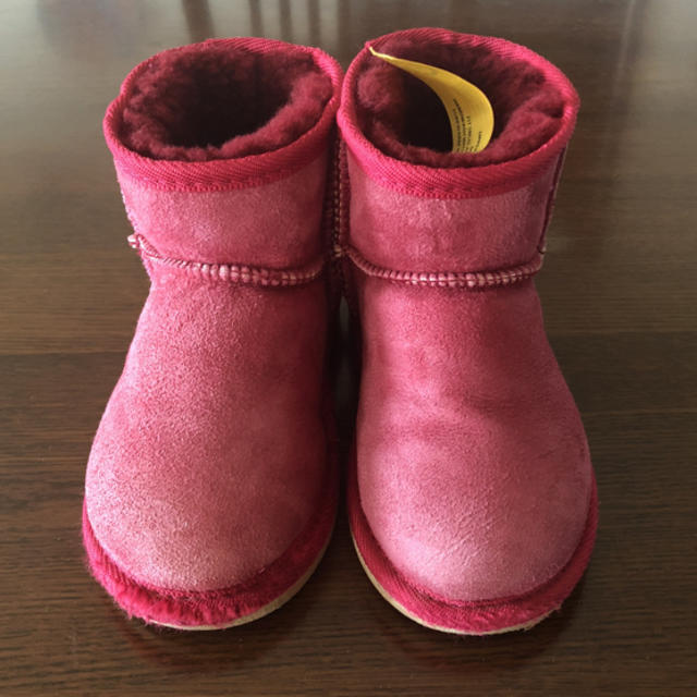 UGG(アグ)のUGG ブーツ 15〜17㎝ キッズ/ベビー/マタニティのキッズ靴/シューズ(15cm~)(ブーツ)の商品写真