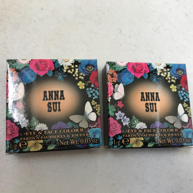 ANNA SUI(アナスイ)のアナスイ   アイ & フェイスカラー B900  B100    コスメ/美容のベースメイク/化粧品(アイシャドウ)の商品写真