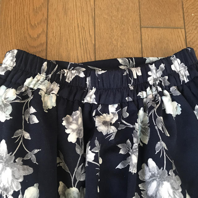 MISCH MASCH(ミッシュマッシュ)のMISCH MASCH  花柄 スカート キュロット  レディースのスカート(ひざ丈スカート)の商品写真