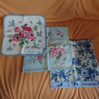 ローラアシュレイ(LAURA ASHLEY)のまろまろ様専用☆新品☆LAURA ASHLEY☆タオルハンカチ×４枚セット(ハンカチ)