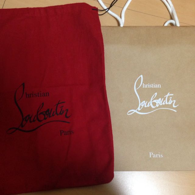 Christian Louboutin(クリスチャンルブタン)のルブタン布袋2枚 その他のその他(その他)の商品写真