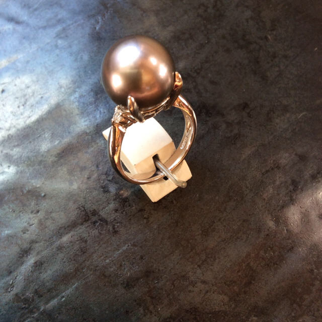 大粒黒真珠プラチナダイヤモンド 指輪 レディースのアクセサリー(リング(指輪))の商品写真