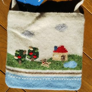 ファミリア(familiar)の新品・未使用  ファミリア  刺繍ポシェット(その他)