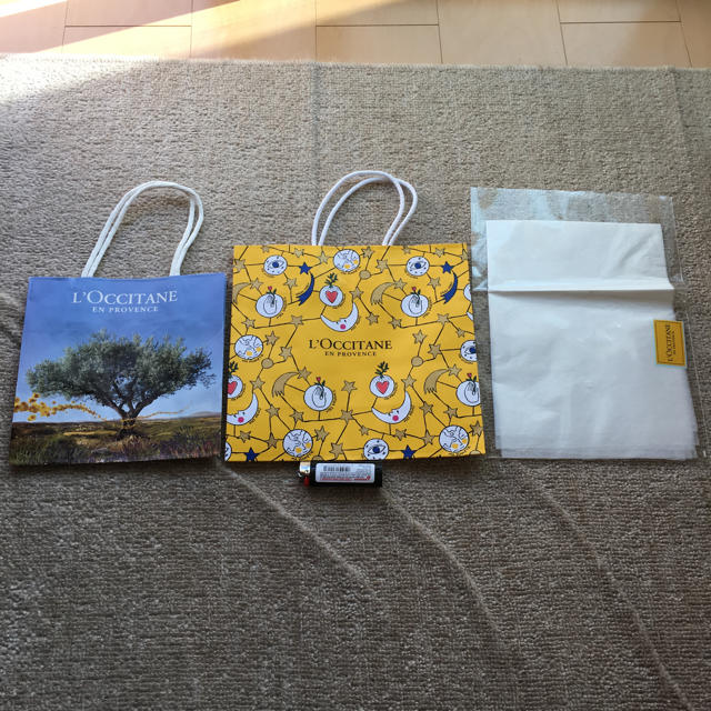 L'OCCITANE(ロクシタン)のロクシタン紙袋2個、ロクシタン包装紙&シールセット レディースのバッグ(ショップ袋)の商品写真