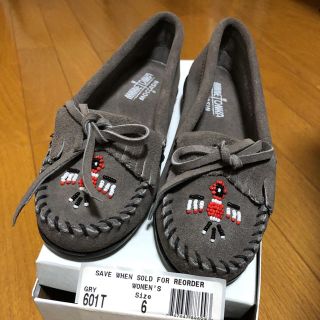 ミネトンカ(Minnetonka)のミネトンカ  新品未使用(ローファー/革靴)