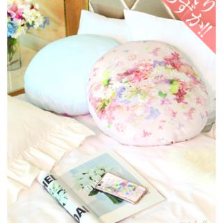 ミシェルマカロン(michellMacaron)のちこちゃん様専用12日までお取り置き♡(クッション)