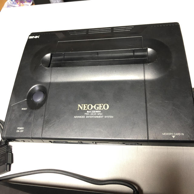 NEOGEO(ネオジオ)のNEO-GEO 本体 エンタメ/ホビーのゲームソフト/ゲーム機本体(家庭用ゲーム機本体)の商品写真