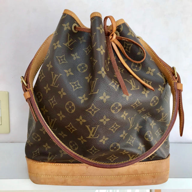 ショルダーバッグルイヴィトン LOUIS VUITTON ノエ モノグラム ショルダー バッグ