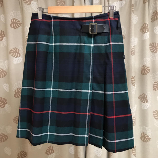 Yorkland(ヨークランド)のタータンチェックスカート レディースのスカート(ひざ丈スカート)の商品写真