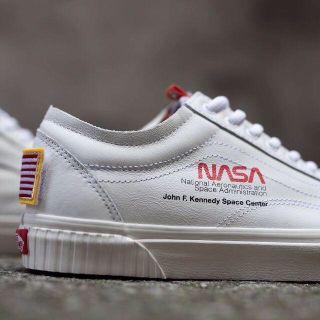 VANS - NASA×VANS OLD SKOOL【27cm】バンズ オールドスクール白の通販｜ラクマ