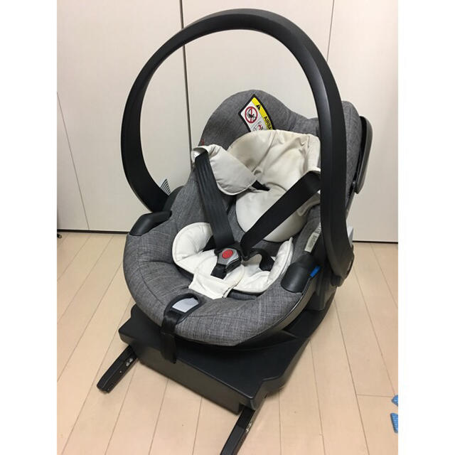 Stokke(ストッケ)のストッケ イージーゴー ISOFIXベース セット キッズ/ベビー/マタニティの外出/移動用品(自動車用チャイルドシート本体)の商品写真