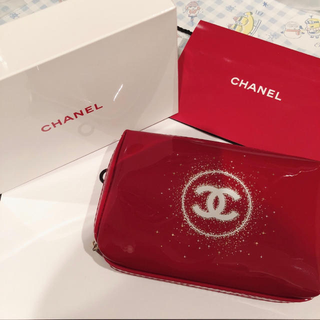 CHANEL(シャネル)のCHANEL シャネル 伊勢丹 限定 ポーチ クリスマス ホリデーキット ノエル コスメ/美容のキット/セット(その他)の商品写真