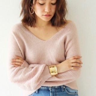 トゥデイフル(TODAYFUL)の美品♡トゥディフル バルーン袖Vネックニット ピンク系(ニット/セーター)