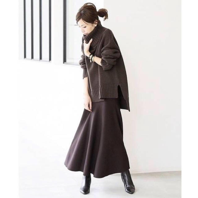 L'Appartement DEUXIEME CLASSE(アパルトモンドゥーズィエムクラス)の新品 アパルトモン   Back Long タートルネック Knit レディースのトップス(ニット/セーター)の商品写真