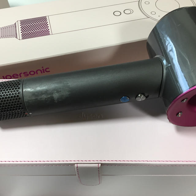 Dyson(ダイソン)のDysonドライヤー スマホ/家電/カメラの美容/健康(ドライヤー)の商品写真