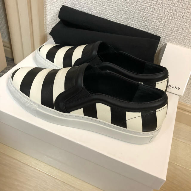 GIVENCHY スリッポン