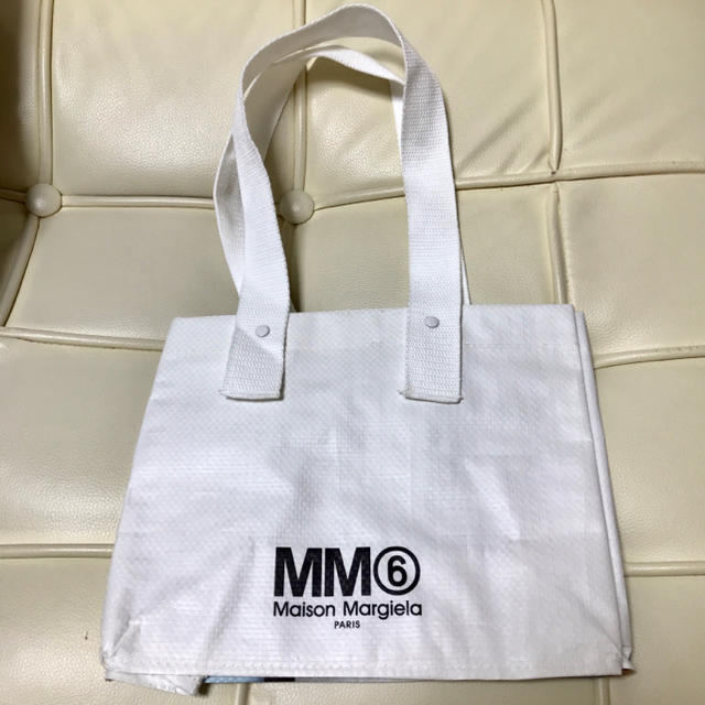 MM6(エムエムシックス)の送料込 MM6 ショップバッグ 小 レディースのバッグ(ショップ袋)の商品写真