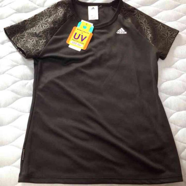 adidas(アディダス)のadidas レディースUV Tシャツ レディースのトップス(Tシャツ(半袖/袖なし))の商品写真