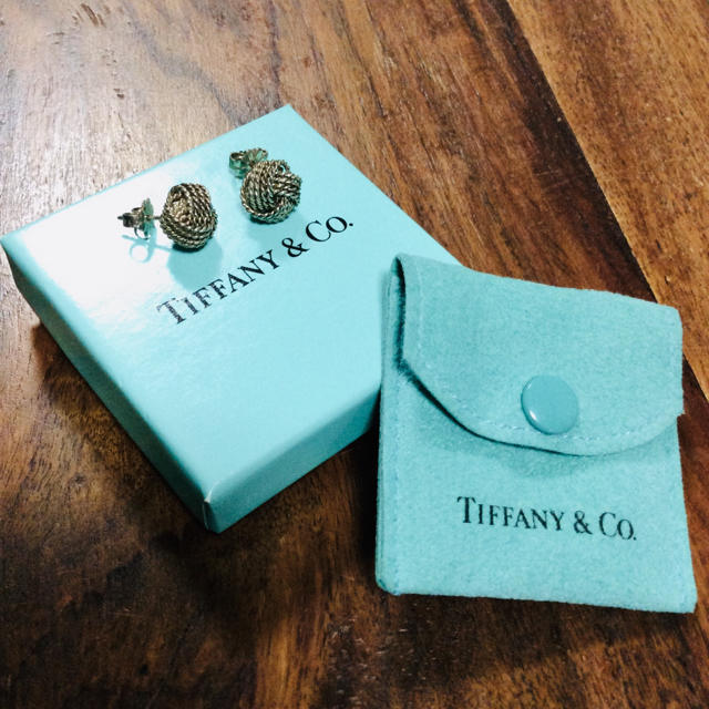 【2回使用のみ】Tiffany ティファニー ツイストノット ピアス