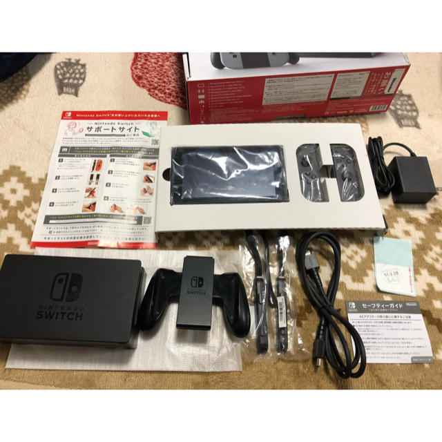 Nintendo Switch(ニンテンドースイッチ)の任天堂  SWITCH エンタメ/ホビーのゲームソフト/ゲーム機本体(家庭用ゲーム機本体)の商品写真