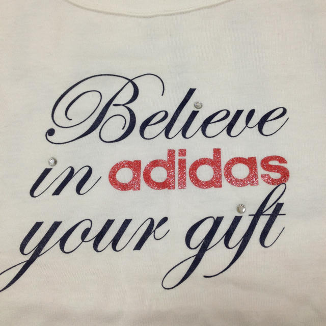 adidas(アディダス)の送料込み♡adidasＴシャツ♡ レディースのトップス(Tシャツ(半袖/袖なし))の商品写真