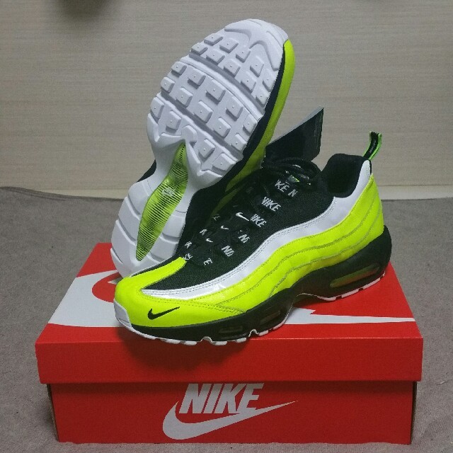 NIKE(ナイキ)の【27.5cm】NIKE AIRMAX95 PREMIUM VOLT メンズの靴/シューズ(スニーカー)の商品写真