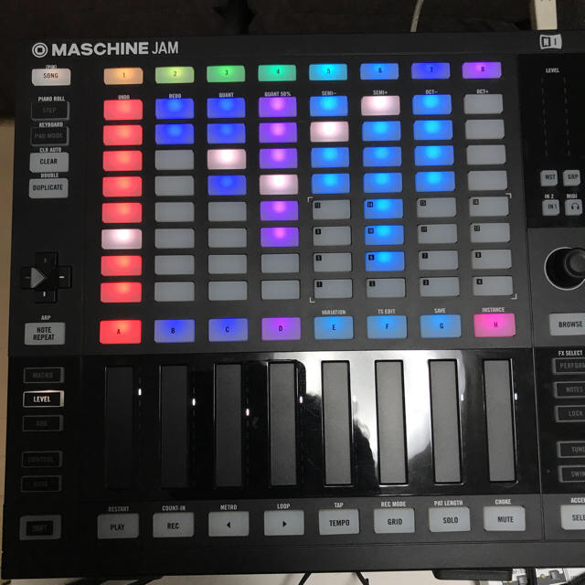 Native Instruments MASCHINE JAM 楽器のDTM/DAW(MIDIコントローラー)の商品写真