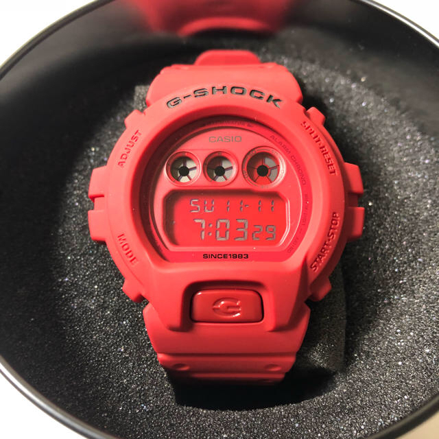 G-SHOCK(ジーショック)のGショック 35周年記念限定 レッドアウト 未使用品 メンズの時計(腕時計(デジタル))の商品写真