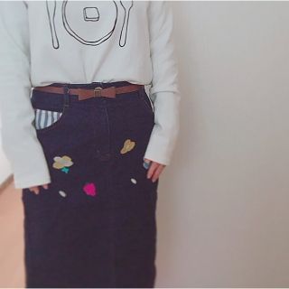 プードゥドゥ(POU DOU DOU)の刺繍入りデニムタイトスカート(ひざ丈スカート)