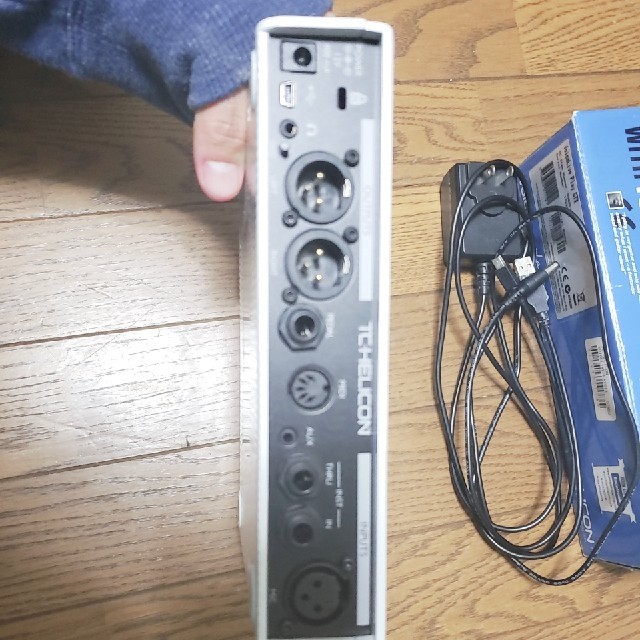 TC-HELICON  VOICE LIVE play GTX 楽器のレコーディング/PA機器(エフェクター)の商品写真