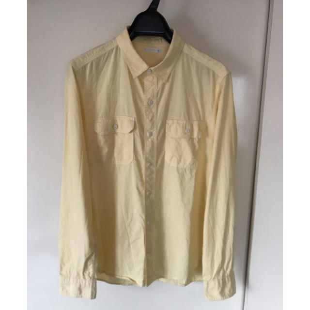 GU(ジーユー)の【送料無料】GU シャツ 長袖 薄黄色 メンズＳ メンズのトップス(シャツ)の商品写真