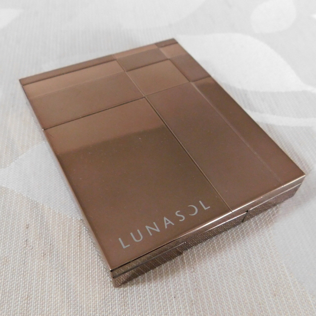 LUNASOL(ルナソル)のルナソル オーロライズアイズ 02 コスメ/美容のベースメイク/化粧品(アイシャドウ)の商品写真