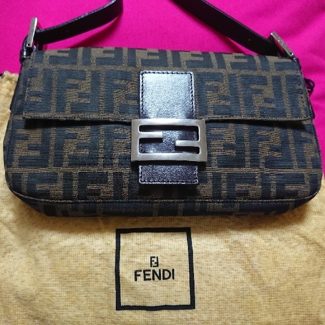 キレイ目❣️ FENDI  ズッカ柄　バケット