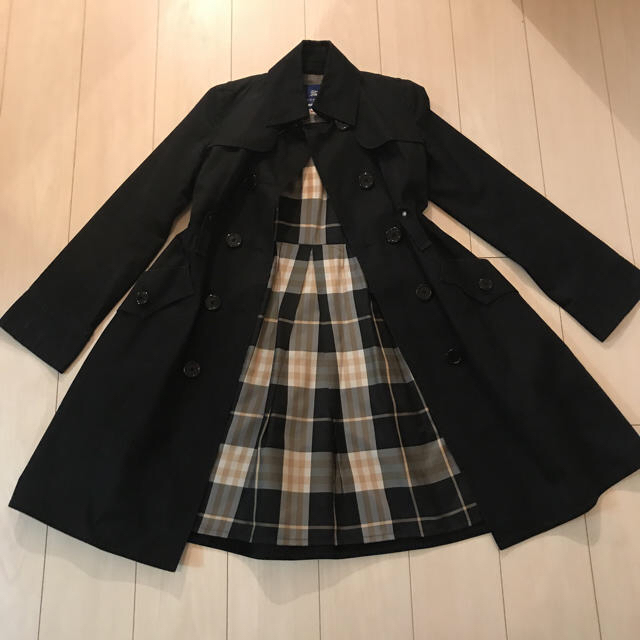 BURBERRY BLUE LABEL(バーバリーブルーレーベル)のバーバリーブルーレーベルのトレンチコートです レディースのジャケット/アウター(トレンチコート)の商品写真