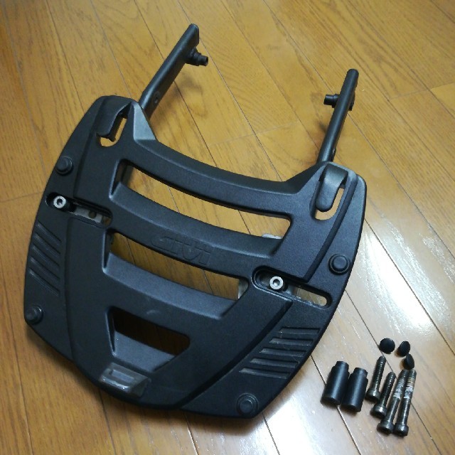 GIVI モノロックベース TDR 125用 中古 自動車/バイクのバイク(装備/装具)の商品写真