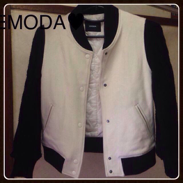 EMODA(エモダ)のEMODA♥︎アウター レディースのジャケット/アウター(ダウンジャケット)の商品写真